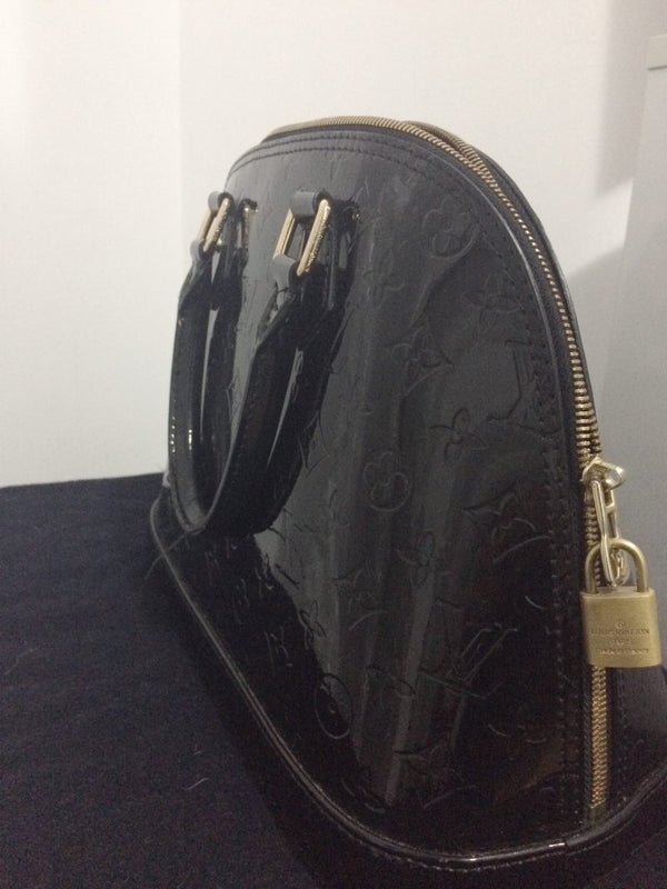 Why I Decided Not to Get Rid of My Designer Handbags When I Went Cruelty-Free