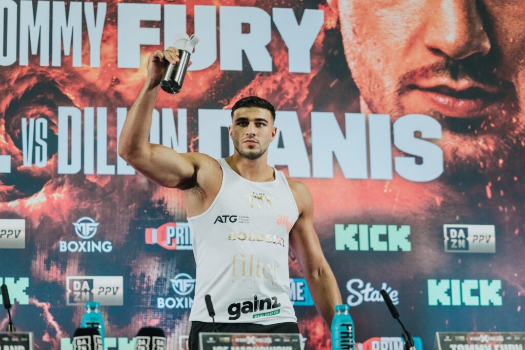 Tommy Fury for Air Up