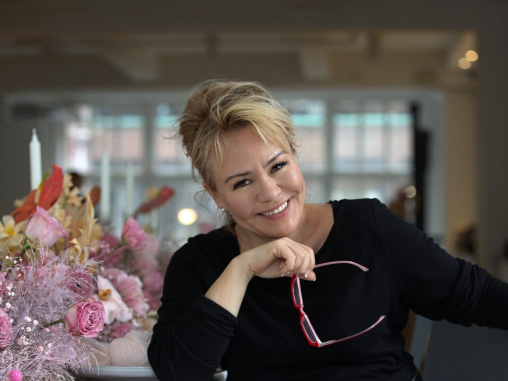 How to Start a Wedding Photography Business